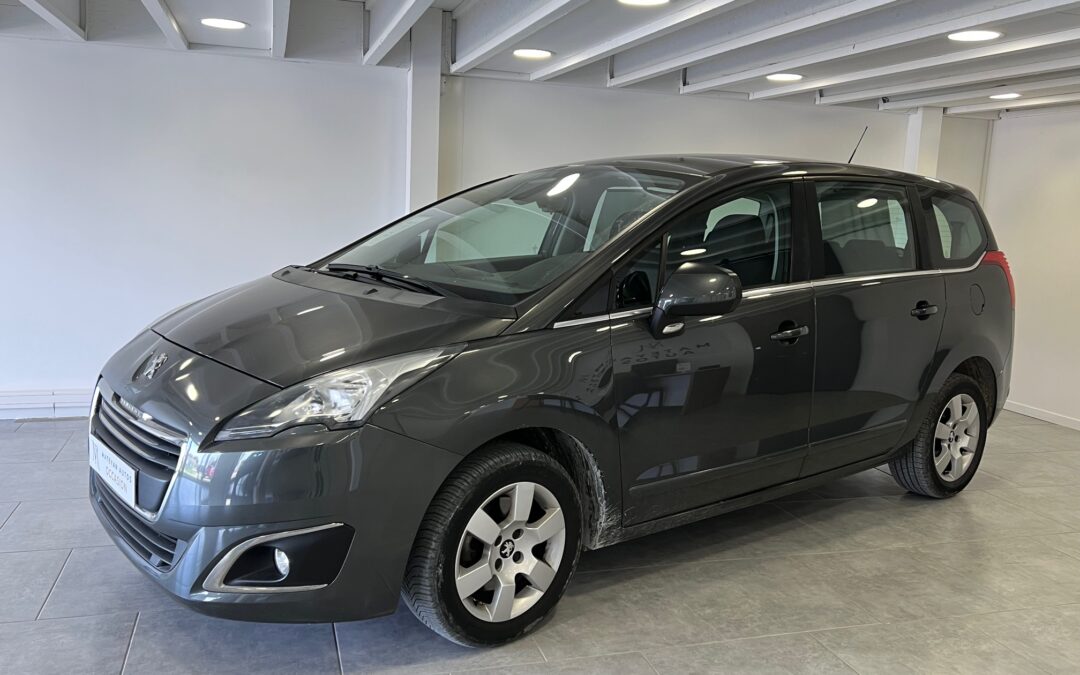 PEUGEOT 5008 – 7 PLACES – ESSENCE 130CH –