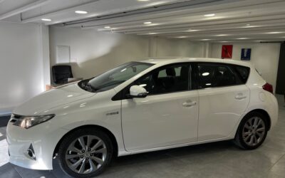 TOYOTA AURIS 1,8Li 136CH HYBRID DYNAMIC BVA